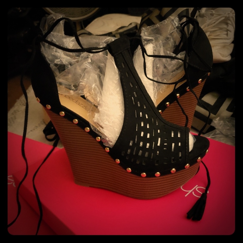 High heel sandals